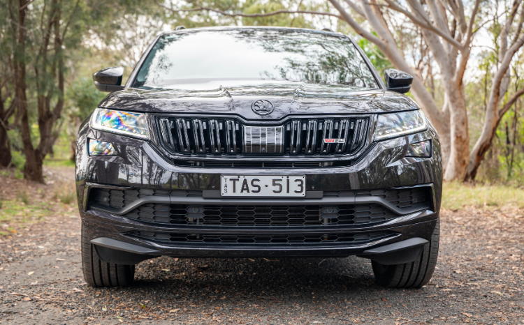 Black Skoda with TAS 513 Classic Black on White plate